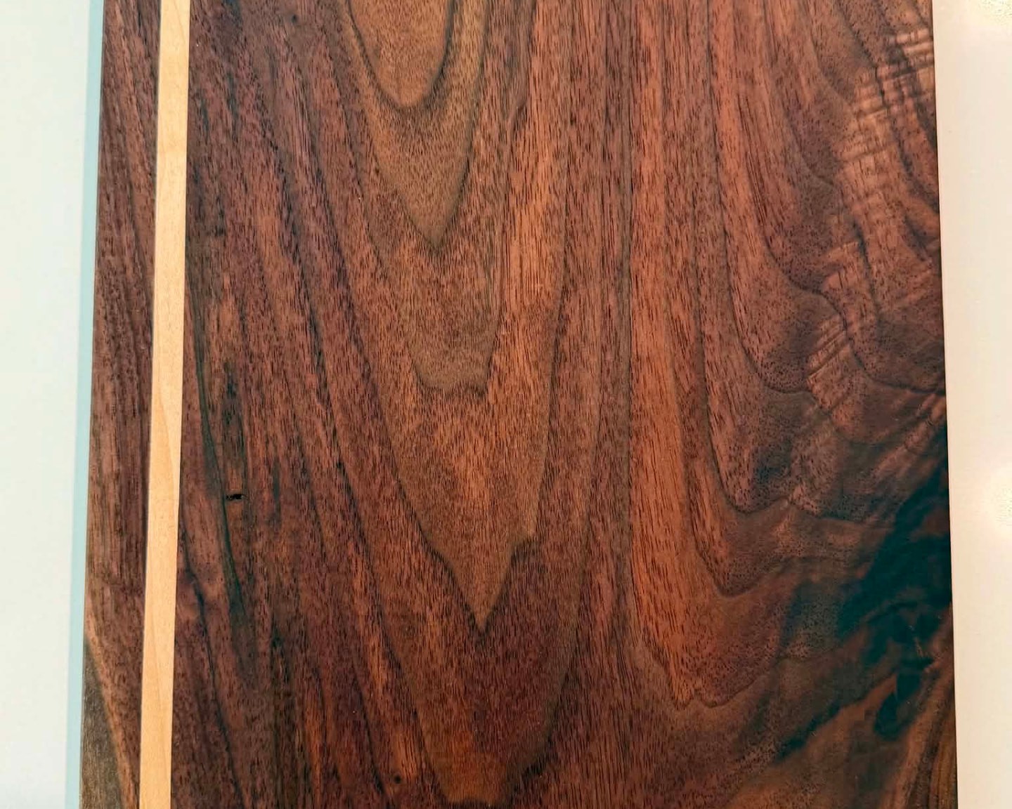Walnut hardwood grain for the Meat & Fish board
